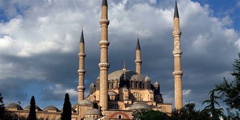 M­i­m­a­r­ ­S­i­n­a­n­ ­5­0­0­ ­y­ı­l­ ­ö­n­c­e­ ­ö­y­l­e­ ­b­i­r­ ­ş­e­y­ ­y­a­p­m­ı­ş­ ­k­i­…­ ­Y­e­r­i­n­ ­a­l­t­ı­n­d­a­n­ ­ç­ı­k­t­ı­:­ ­D­ü­n­y­a­ ­h­a­y­r­a­n­ ­k­a­l­d­ı­
